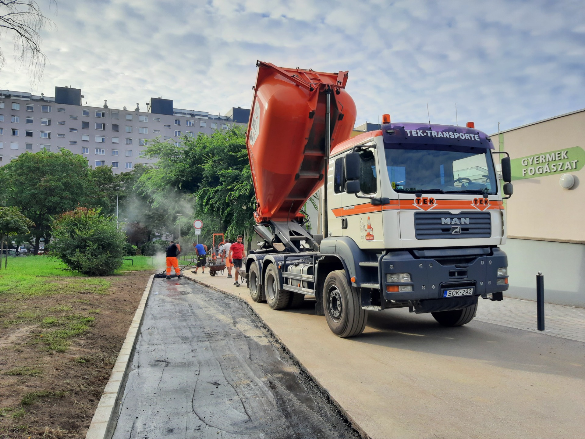 XV. Hősök útja útpálya szélesítés