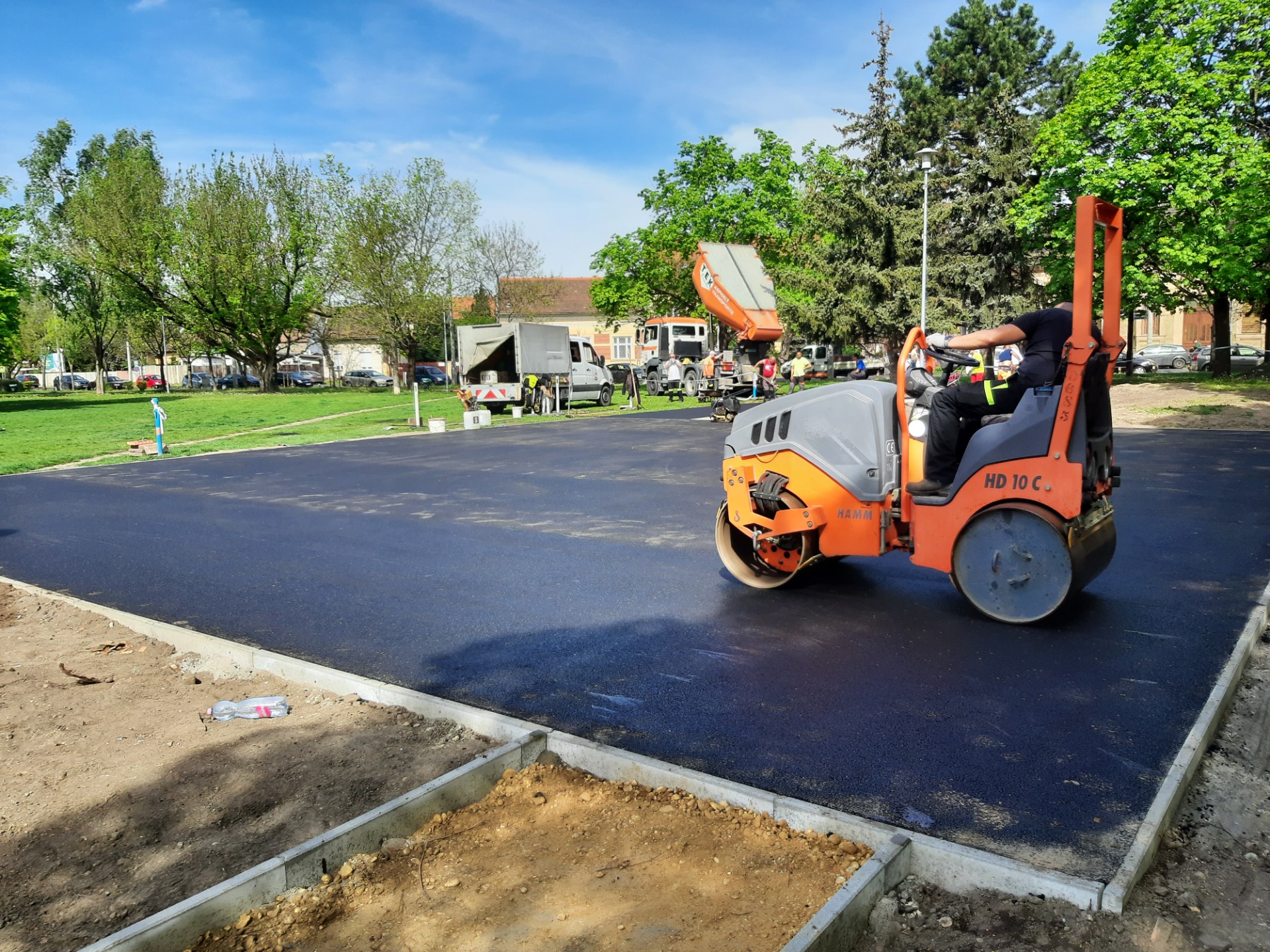 XV. Karácsony Benő park szabadtéri színpad-alap készítése